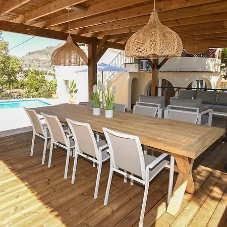 Rooftop Sea Views - Maryvilla - Sleeps 6 Villa