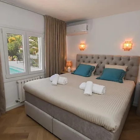 Rooftop Sea Views - Maryvilla - Sleeps 6 *