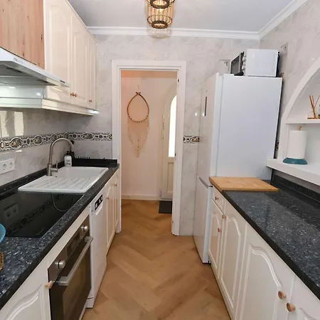Villa Rooftop Sea Views - Maryvilla - Sleeps 6