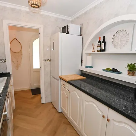 Villa Rooftop Sea Views - Maryvilla - Sleeps 6