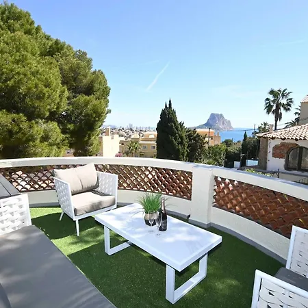 Rooftop Sea Views - Maryvilla - Sleeps 6 Villa *