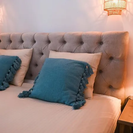 Rooftop Sea Views - Maryvilla - Sleeps 6 Villa Calp