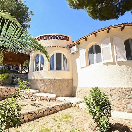 Rooftop Sea Views - Maryvilla - Sleeps 6 Villa
